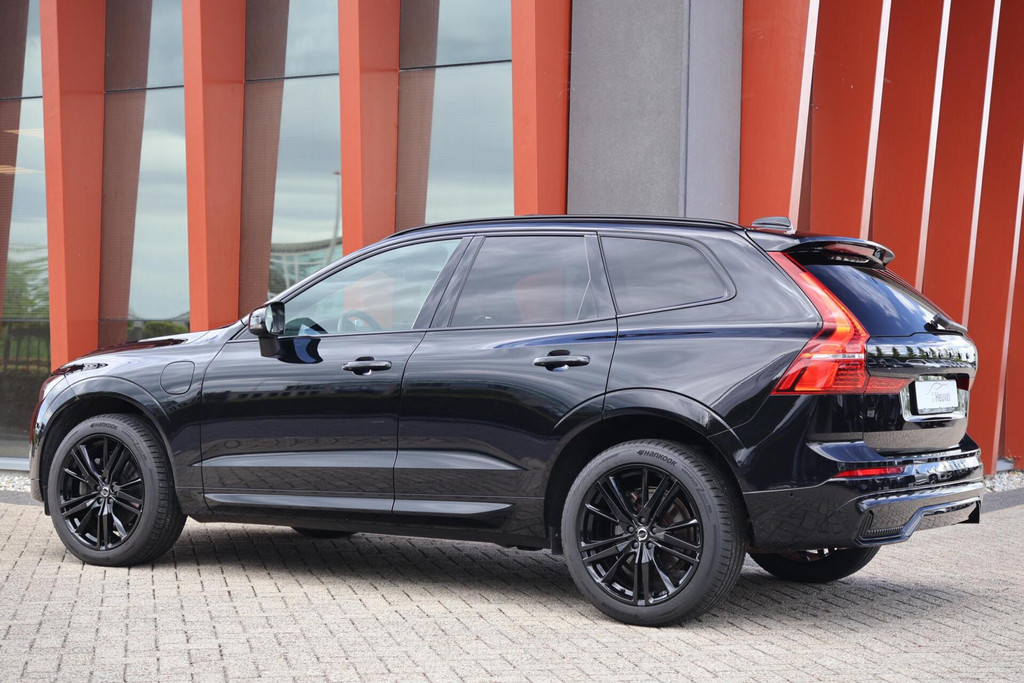 Volvo XC60 T6 Recharge AWD Black Edition | Stoelverwarming | Panoramadak | 360° Camera | B&W | Pilot Assist | Keyless 53928040-2.jpg | Van den Heuvel Auto's B.V.