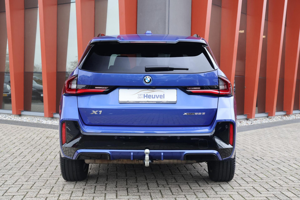 BMW X1 xDrive25e | M-sport | Stoelverwarming | Trekhaak | Leder | HUD | 360° Camera | LED 53931330-3.jpg | Van den Heuvel Auto's B.V.
