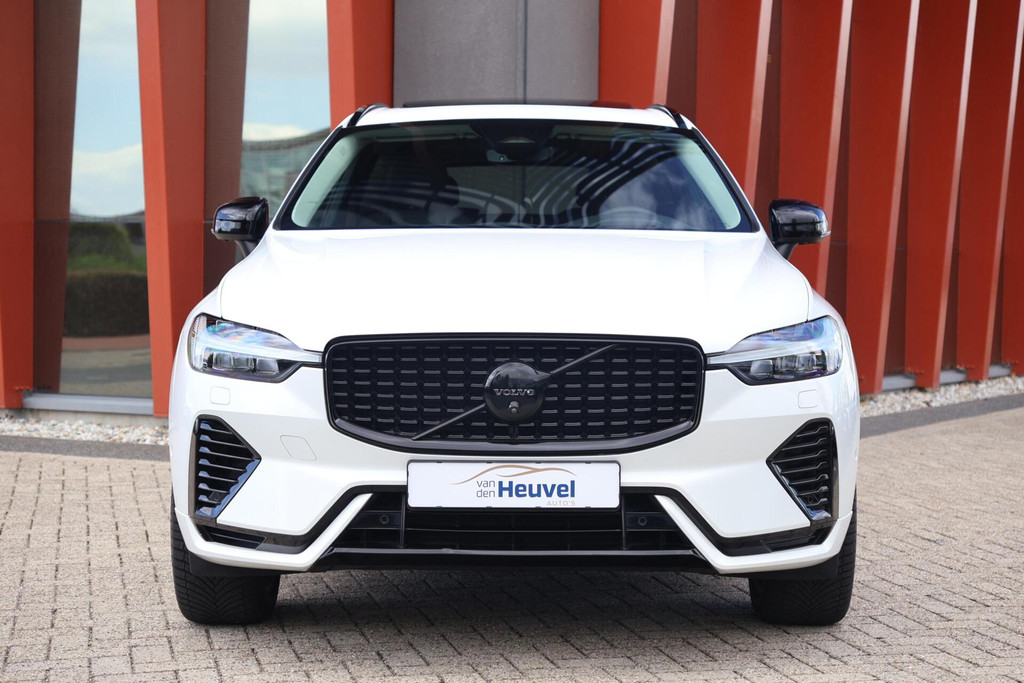 Volvo XC60 T6 Recharge AWD Ultimate Dark | Stoelverwarming | Trekhaak | Leder | Panoramadak | H/K | 360° Camera | Glossy Black | Keyless 53932679-1.jpg | Van den Heuvel Auto's B.V.