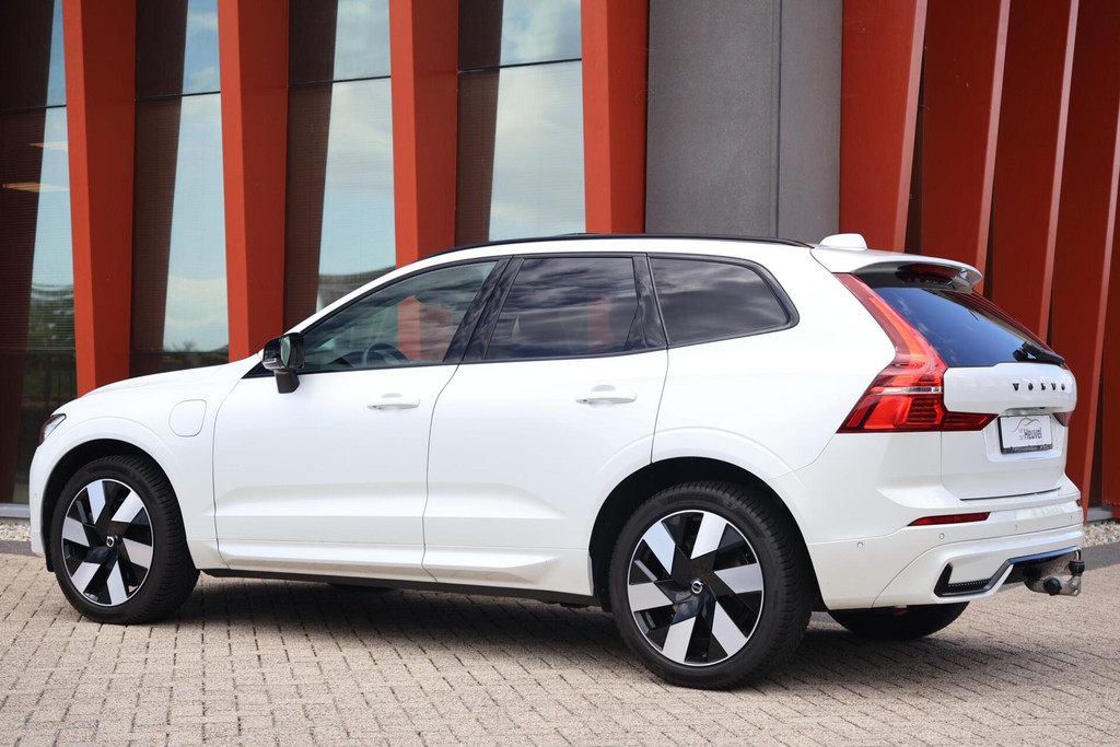 Volvo XC60 T6 Recharge AWD Ultimate Dark | Stoelverwarming | Trekhaak | Leder | Panoramadak | H/K | 360° Camera | Glossy Black | Keyless 53932679-2.jpg | Van den Heuvel Auto's B.V.