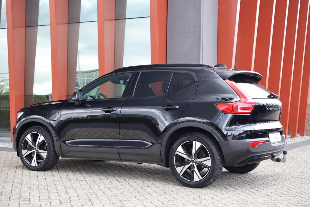 Volvo XC40 T4 Recharge R-Design | Stoelverwarming | Trekhaak | H/K | Parkeercamera | Panoramadak | Keyless 54302348-2.jpg | Van den Heuvel Auto's B.V.