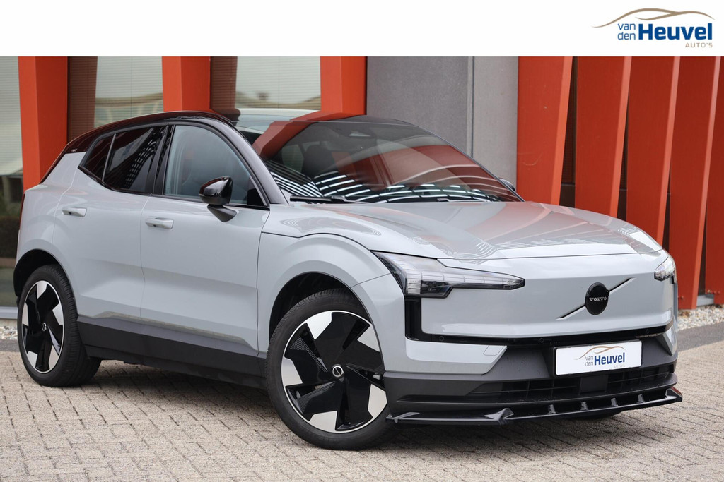 Volvo EX30 Single Motor Extended Range Plus 69 kWh | Stoelverwarming | Trekhaak I H/K | Pilot Assist | BLIS | Parkeercamera | Glossy Black 54323313-0.jpg | Van den Heuvel Auto's B.V.