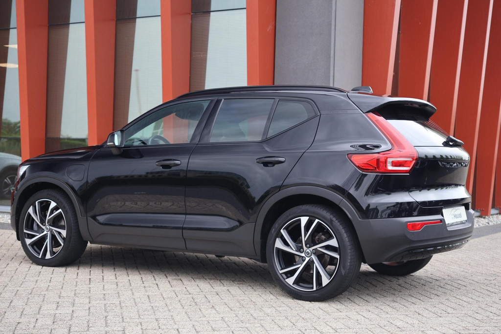 Volvo XC40 T4 Recharge R-Design | Stoelverwarming | Trekhaak | Leder | 360° Camera | 20 INCH | BLIS | Glossy Black | Keyless 54659097-2.jpg | Van den Heuvel Auto's B.V.