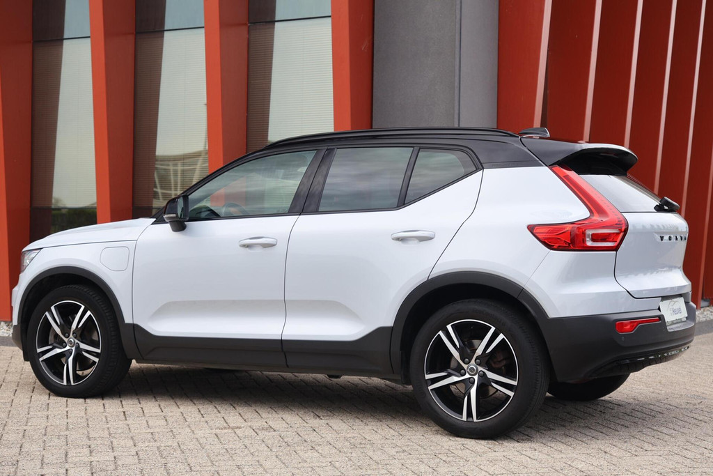 Volvo XC40 T4 Recharge R-Design | Stoelverwarming | Leder | Parkeercamera | BLIS | Keyless 54660653-2.jpg | Van den Heuvel Auto's B.V.