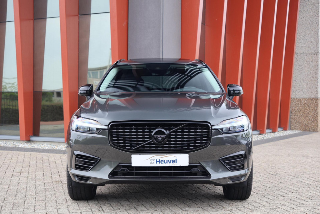 Volvo XC60 T6 Recharge AWD R-Design | Stoelverwarming | Trekhaak | Leder | 360° Camera | HUD | Pilot Assist | BLIS | Glossy Black | Keyless 54662143-1.jpg | Van den Heuvel Auto's B.V.