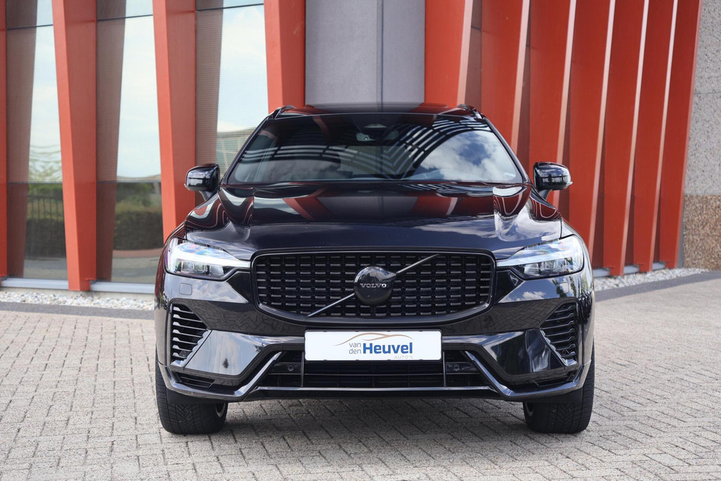 Volvo XC60 T6 Recharge AWD Black Edition | Stoelverwarming | Trekhaak | Parkeercamera | Panoramadak | HUD | Pilot Assist | keyless 54711174-1.jpg | Van den Heuvel Auto's B.V.