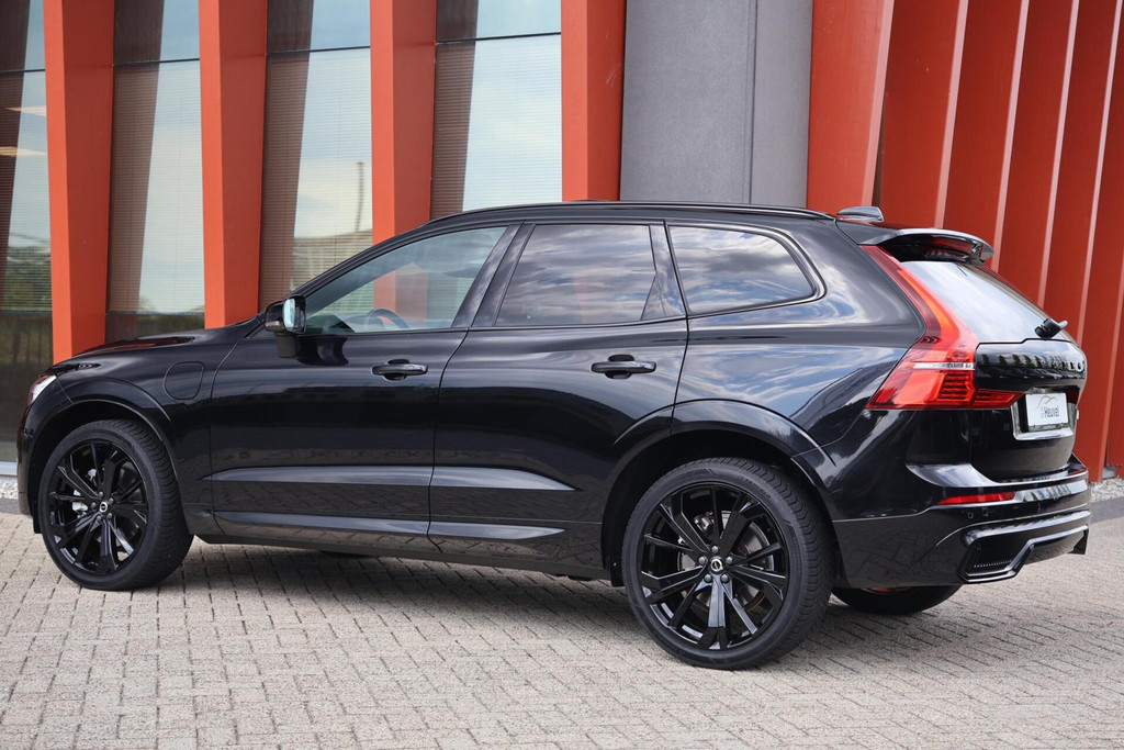 Volvo XC60 T6 Recharge AWD Black Edition | Stoelverwarming | Trekhaak | Parkeercamera | Panoramadak | HUD | Pilot Assist | keyless 54711174-2.jpg | Van den Heuvel Auto's B.V.