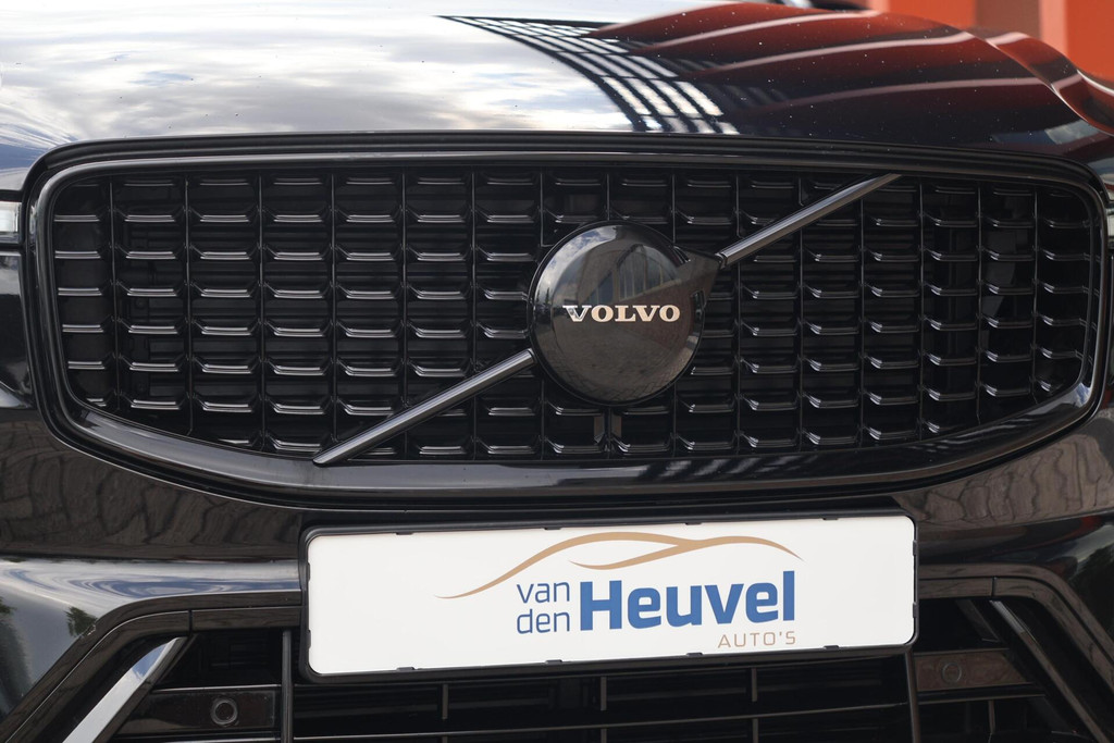 Volvo XC60 T6 Recharge AWD Black Edition | Stoelverwarming | Trekhaak | Parkeercamera | Panoramadak | HUD | Pilot Assist | keyless 54711174-4.jpg | Van den Heuvel Auto's B.V.