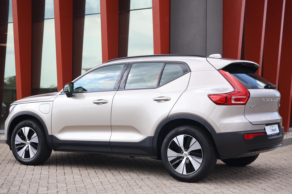 Volvo XC40 T4 Recharge Plus Dark | Stoelverwarming | Trekhaak | Leder | Parkeercamera | H/K | Keyless 54769336-2.jpg | Van den Heuvel Auto's B.V.