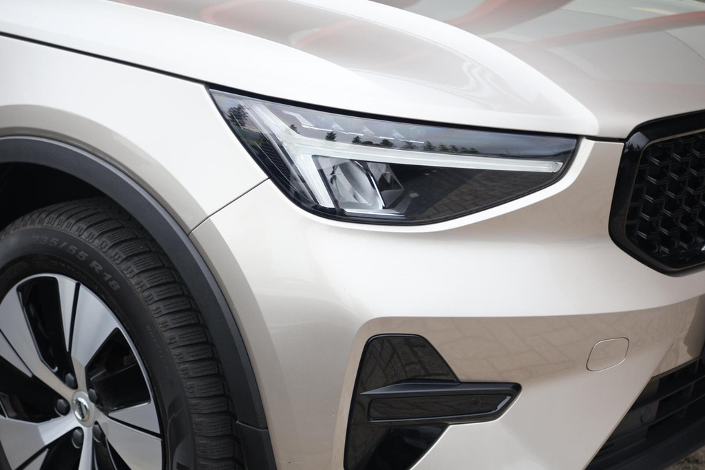 Volvo XC40 T4 Recharge Plus Dark | Stoelverwarming | Trekhaak | Leder | Parkeercamera | H/K | Keyless 54769336-4.jpg | Van den Heuvel Auto's B.V.
