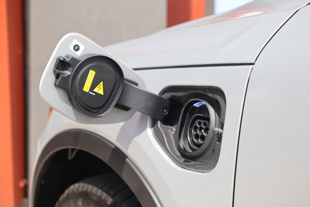 Volvo XC40 T4 Recharge Core Bright | Stoelverwarming | Trekhaak | Parkeercamera | Keyless 54821313-6.jpg | Van den Heuvel Auto's B.V.