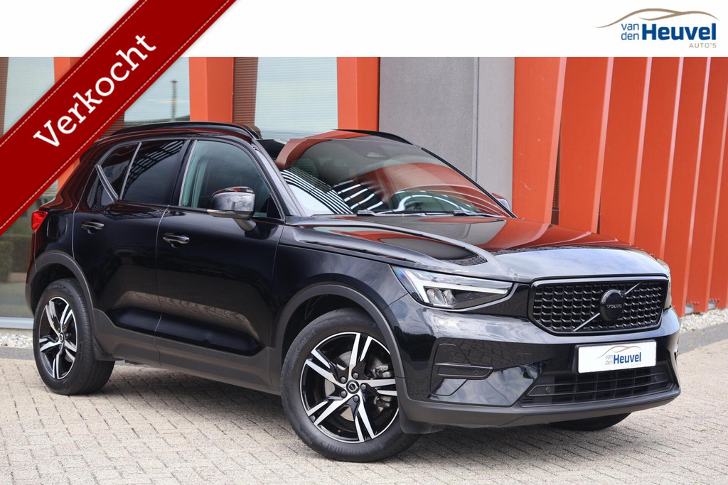 Volvo XC40 B3 Plus Dark | Stoelverwarming | Trekhaak | Parkeercamera | H/K | Memory Stoelen | Glossy Black | Keyless 54910039-0.jpg | Van den Heuvel Auto's B.V.
