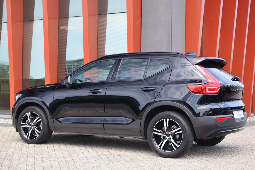 Volvo XC40 B3 Plus Dark | Stoelverwarming | Trekhaak | Parkeercamera | H/K | Memory Stoelen | Glossy Black | Keyless 54910039-2.jpg | Van den Heuvel Auto's B.V.