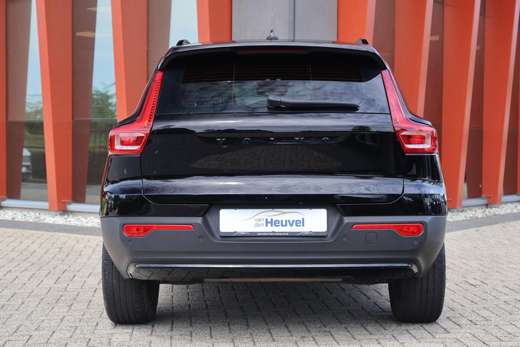 Volvo XC40 B3 Plus Dark | Stoelverwarming | Trekhaak | Parkeercamera | H/K | Memory Stoelen | Glossy Black | Keyless 54910039-3.jpg | Van den Heuvel Auto's B.V.