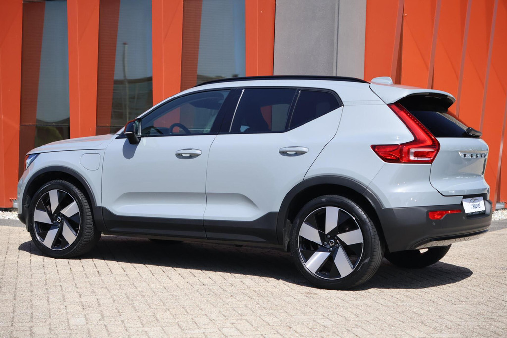 Volvo XC40 T5 Recharge Ultimate Dark | Stoelverwarming | Panoramadak | BLIS | Parkeercamera | 20 Inch | Keyless 55547754-2.jpg | Van den Heuvel Auto's B.V.