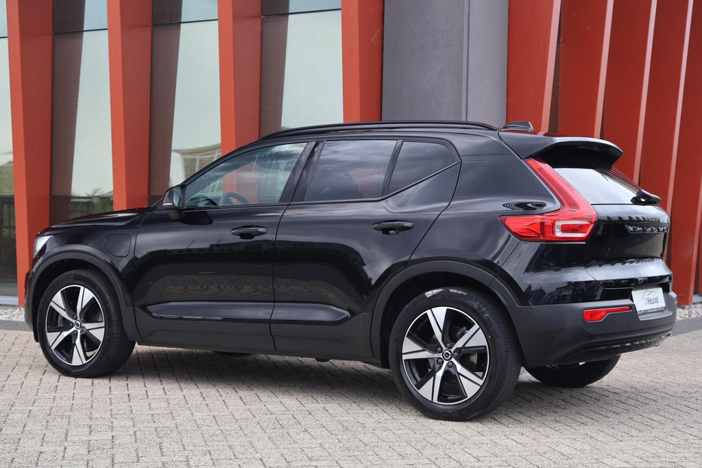 Volvo XC40 1.5 T4 Recharge R-Design | Panoramadak | Stoelverwarming | Camera | H/K | Glossy Black | Keyless 55592444-2.jpg | Van den Heuvel Auto's B.V.