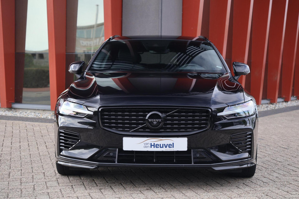 Volvo V60 T8 Recharge AWD R-Design | 360° Camera | Stoelverwarming | H/K | Pilot Assist | Glossy Black | 20 Inch 55594070-1.jpg | Van den Heuvel Auto's B.V.