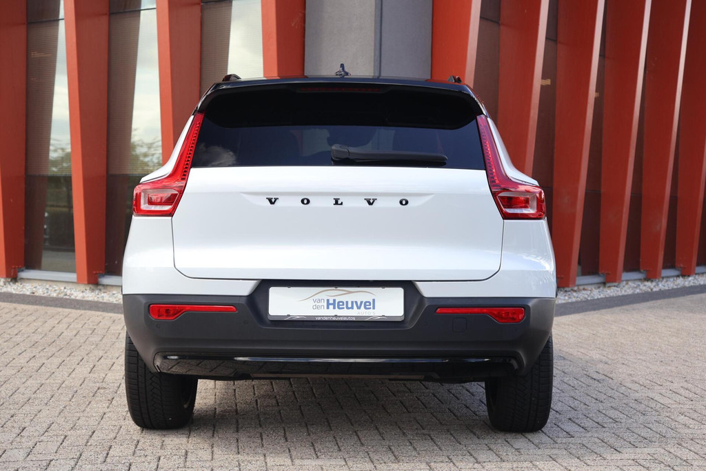 Volvo XC40 T4 Recharge R-Design | Stoelverwarming | Parkeercamera | H/K | Glossy Black | Keyless 55705617-3.jpg | Van den Heuvel Auto's B.V.