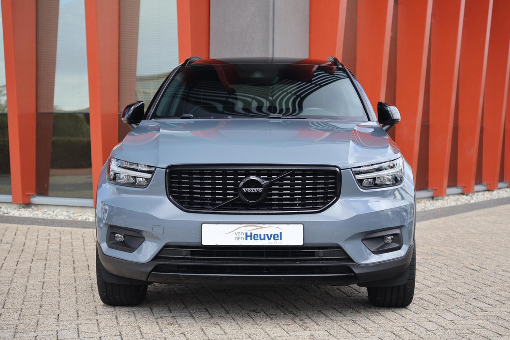 Volvo XC40 T4 Recharge R-Design | Stoelverwarming | Parkeercamera | H/K | Glossy Black | Keyless 55758090-1.jpg | Van den Heuvel Auto's B.V.