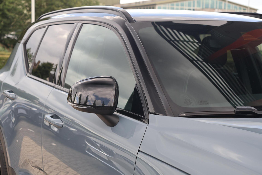 Volvo XC40 T4 Recharge R-Design | Stoelverwarming | Parkeercamera | H/K | Glossy Black | Keyless 55758090-4.jpg | Van den Heuvel Auto's B.V.