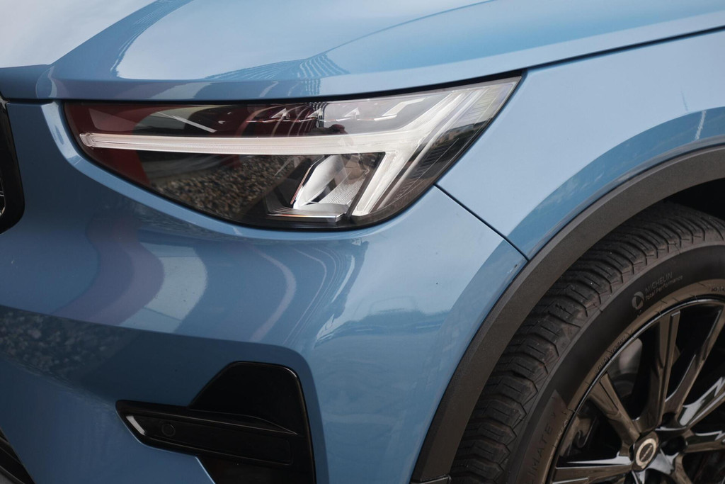 Volvo XC40 T5 Recharge Plus Dark | Stoelverwarming | Trekhaak | H/K | Parkeercamera | Glossy Black | Keyless 55913242-4.jpg | Van den Heuvel Auto's B.V.