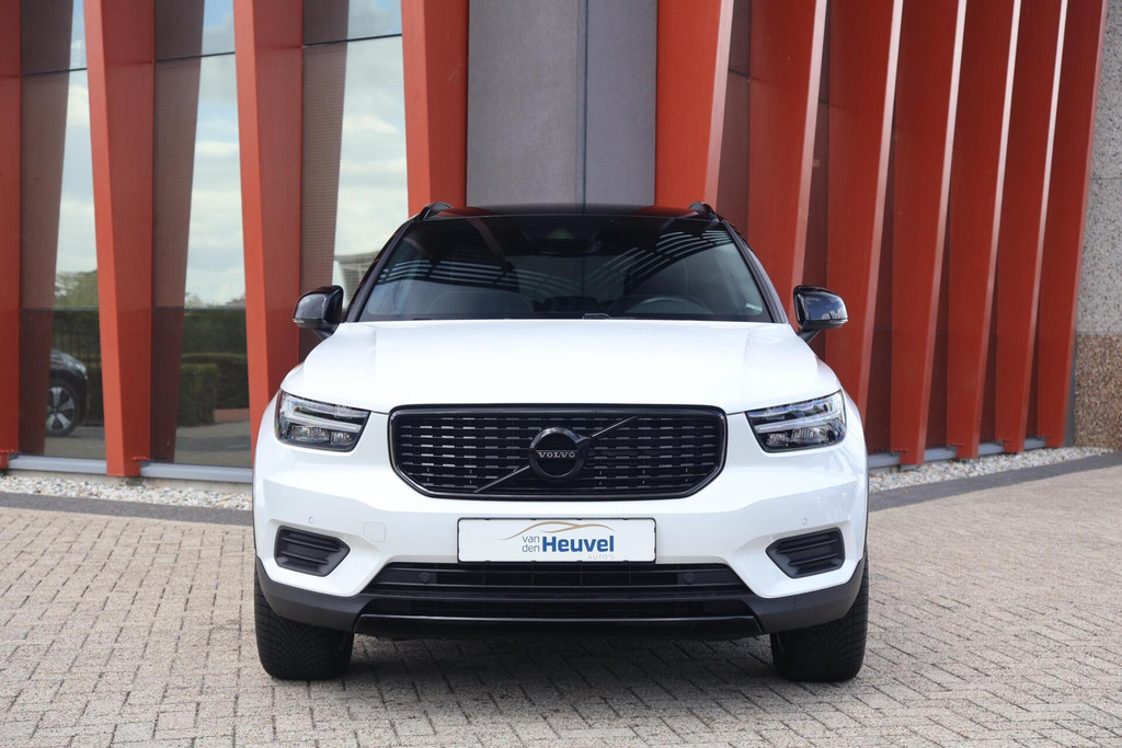 Volvo XC40 T5 Recharge R-Design | Stoelverwarming | Trekhaak | Parkeercamera | H/K | Glossy Black | Keyless 55915332-1.jpg | Van den Heuvel Auto's B.V.