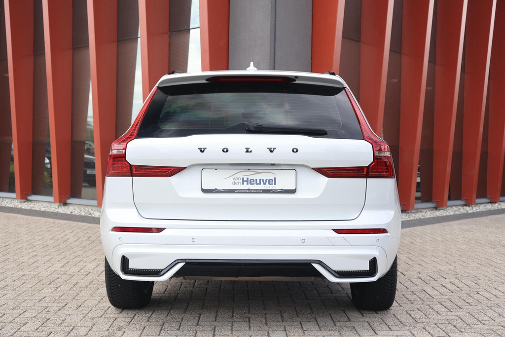 Volvo XC60 T6 Recharge AWD R-Design | Longe Range | Trekhaak | Parkeercamera | Glossy Black | Keyless 56038490-3.jpg | Van den Heuvel Auto's B.V.