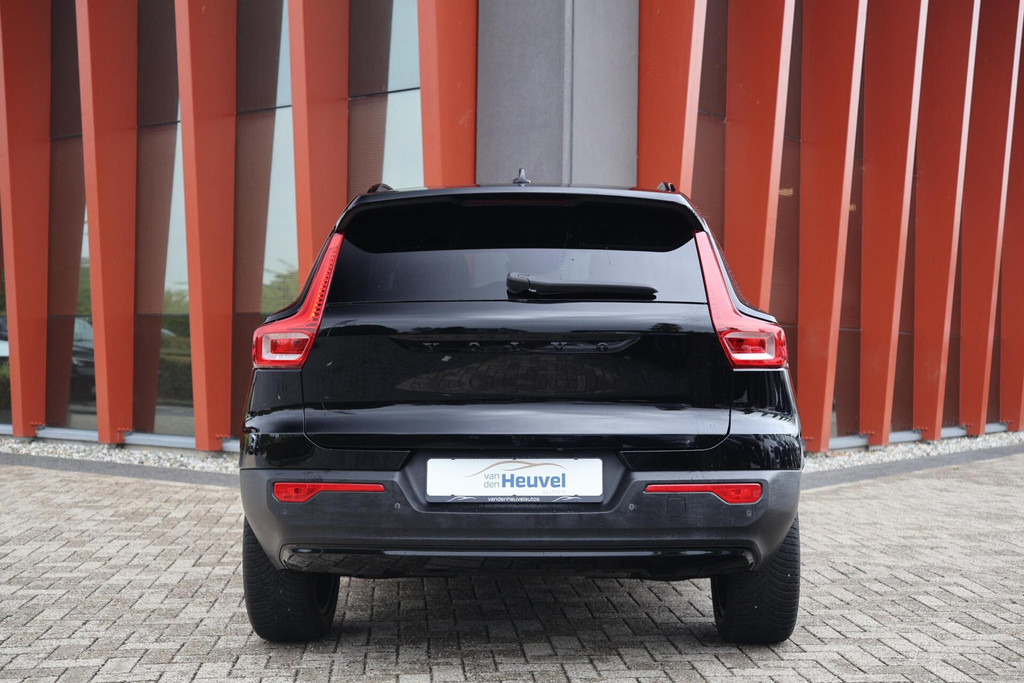 Volvo XC40 T4 Recharge R-Design | Stoelverwarming | Parkeercamera | Glossy Black | Memory Stoel | Keyless 56039888-3.jpg | Van den Heuvel Auto's B.V.