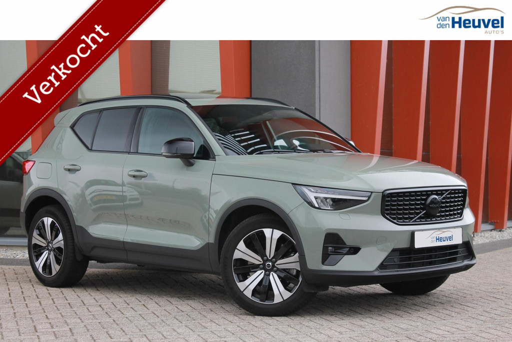 Volvo XC40 T4 Recharge Ultimate Dark | Stoelverwarming | Panoramadak | 360° Camera | BLIS | Pilot Assist | Glossy Black | Keyless 56041180-0.jpg | Van den Heuvel Auto's B.V.
