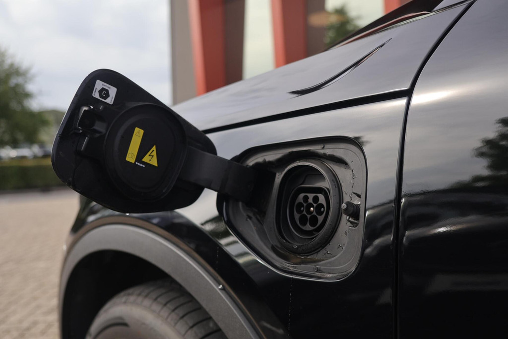 Volvo XC40 T4 Recharge Core Bright | Trekhaak | Parkeercamera | Keyless 56041683-4.jpg | Van den Heuvel Auto's