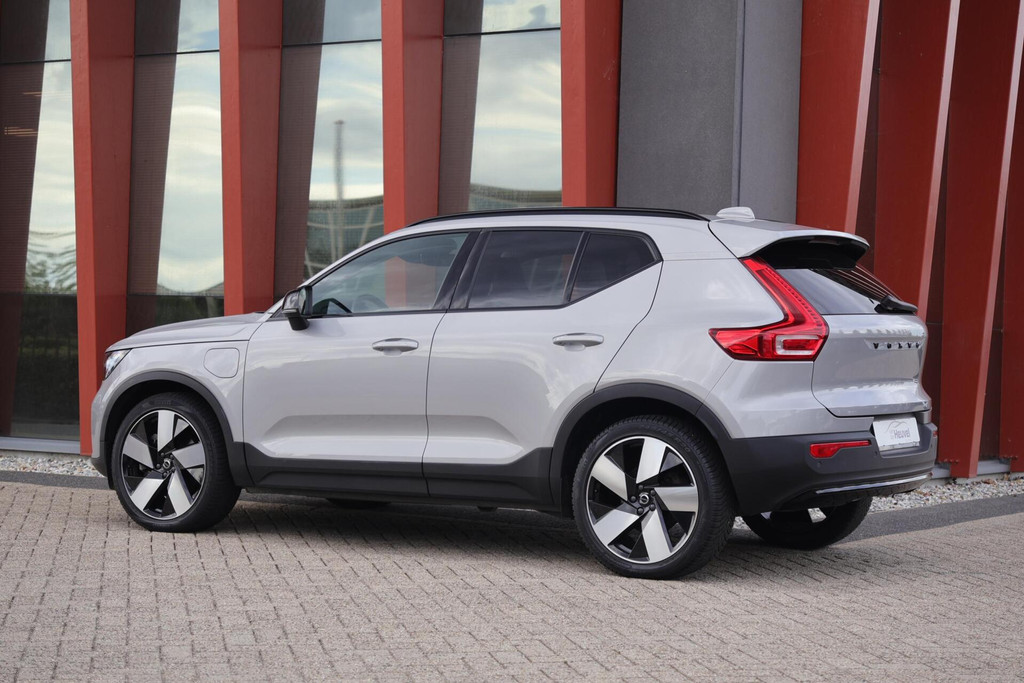 Volvo XC40 T5 Recharge Ultimate Dark | Stoelverwarming | Parkeercamera | Panoramadak | Pilot Assist | BLIS | H/K | Leder | Keyless 56044213-2.jpg | Van den Heuvel Auto's