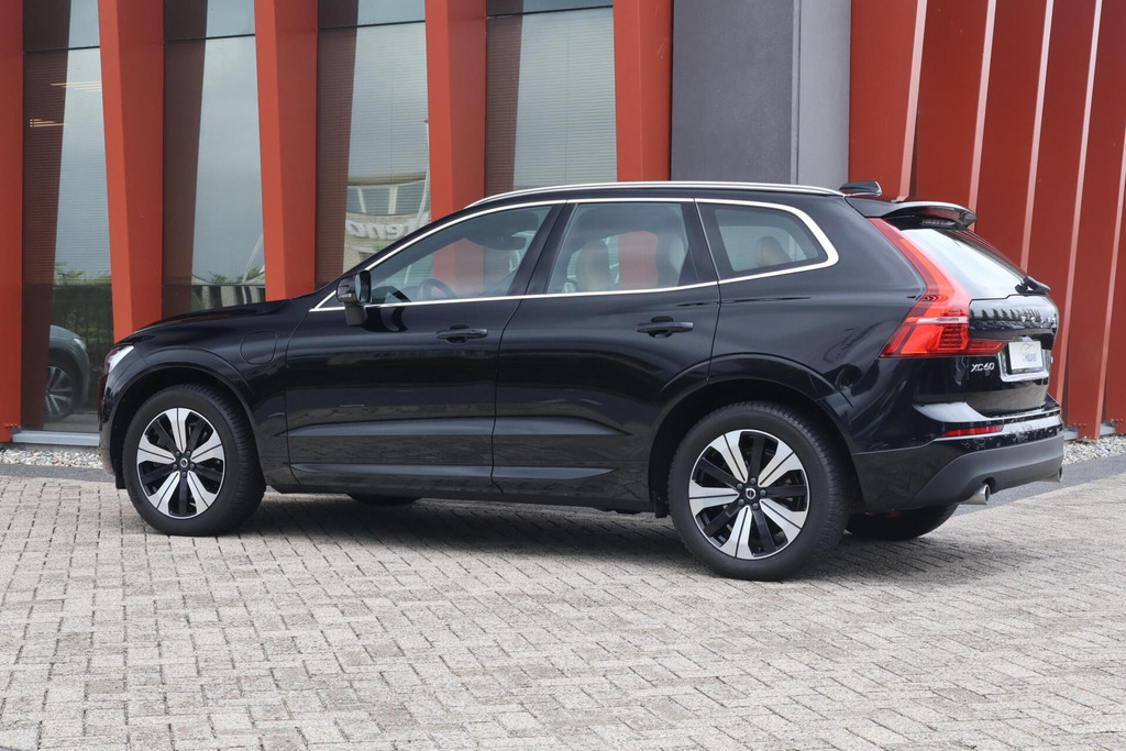 Volvo XC60 T8 Recharge AWD Momentum | Leder | Panoramadak | Parkeercamera | Keyless 56220311-2.jpg | Van den Heuvel Auto's
