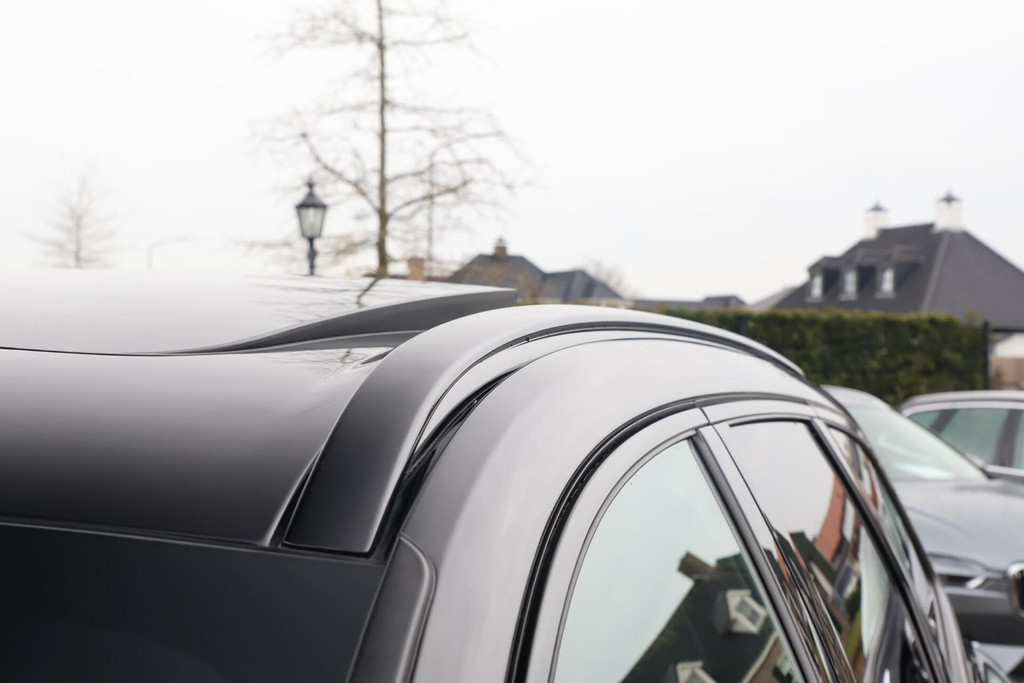 Volvo XC60 T6 Recharge AWD R-Design | Stoelverwarming | Parkeer Camera | Panoramadak | Memorystoel | Keyless 56327092-10.jpg | Van den Heuvel Auto's