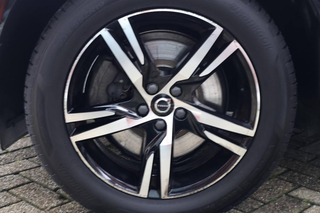 Volvo XC60 T6 Recharge AWD R-Design | Stoelverwarming | Parkeer Camera | Panoramadak | Memorystoel | Keyless 56327092-11.jpg | Van den Heuvel Auto's