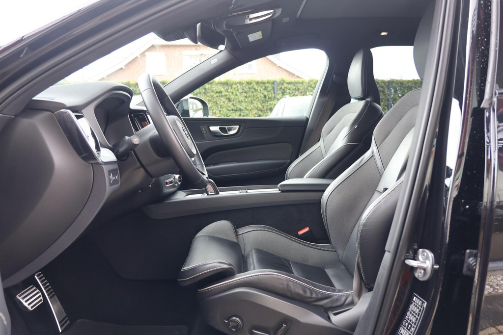 Volvo XC60 T6 Recharge AWD R-Design | Stoelverwarming | Parkeer Camera | Panoramadak | Memorystoel | Keyless 56327092-13.jpg | Van den Heuvel Auto's