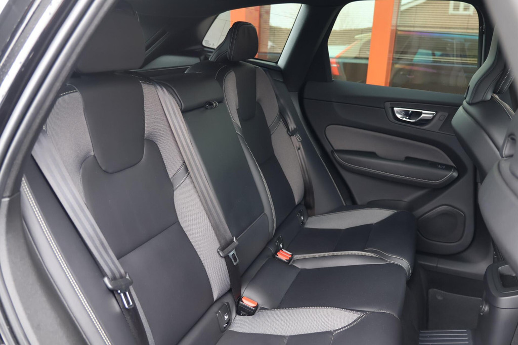 Volvo XC60 T6 Recharge AWD R-Design | Stoelverwarming | Parkeer Camera | Panoramadak | Memorystoel | Keyless 56327092-17.jpg | Van den Heuvel Auto's