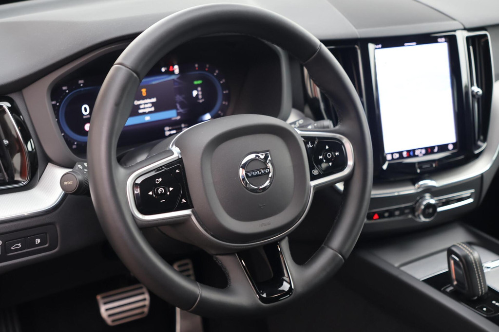 Volvo XC60 T6 Recharge AWD R-Design | Stoelverwarming | Parkeer Camera | Panoramadak | Memorystoel | Keyless 56327092-24.jpg | Van den Heuvel Auto's