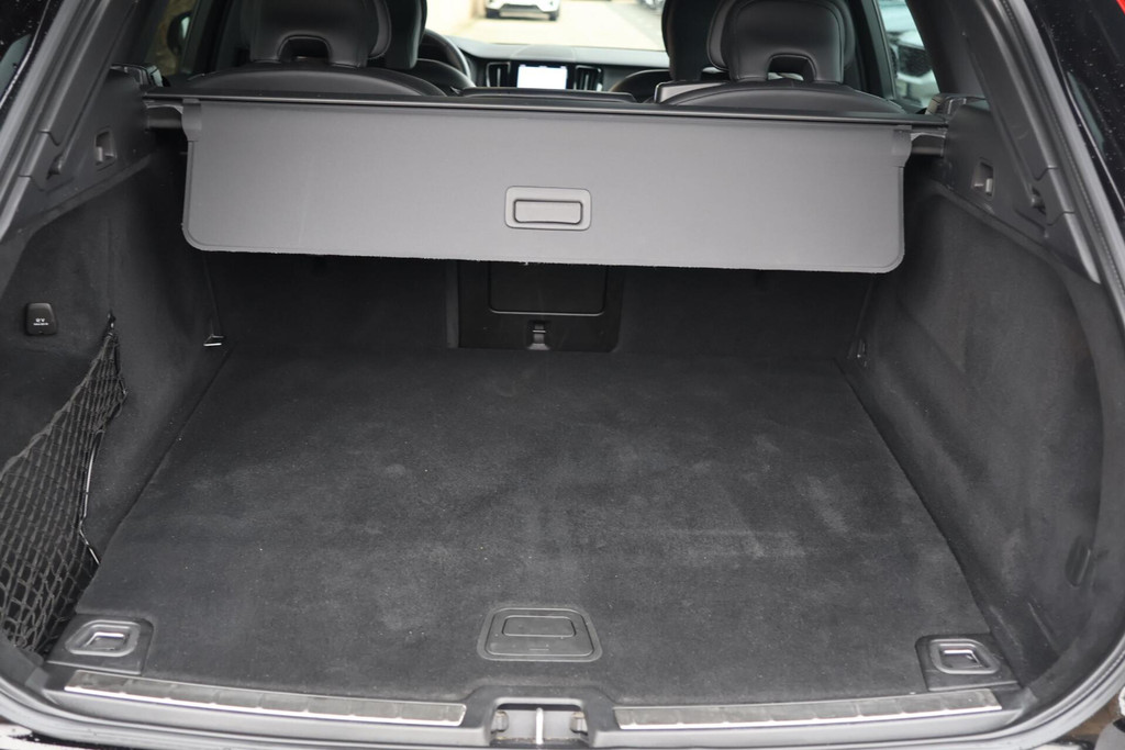 Volvo XC60 T6 Recharge AWD R-Design | Stoelverwarming | Parkeer Camera | Panoramadak | Memorystoel | Keyless 56327092-28.jpg | Van den Heuvel Auto's