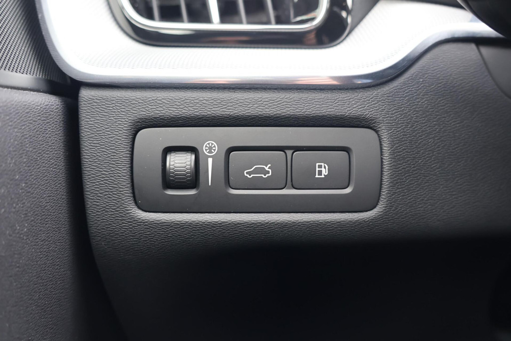 Volvo XC60 T6 Recharge AWD R-Design | Stoelverwarming | Parkeer Camera | Panoramadak | Memorystoel | Keyless 56327092-34.jpg | Van den Heuvel Auto's