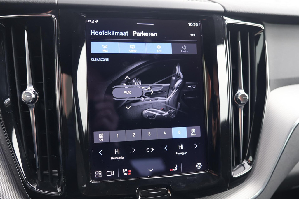 Volvo XC60 T6 Recharge AWD R-Design | Stoelverwarming | Parkeer Camera | Panoramadak | Memorystoel | Keyless 56327092-42.jpg | Van den Heuvel Auto's