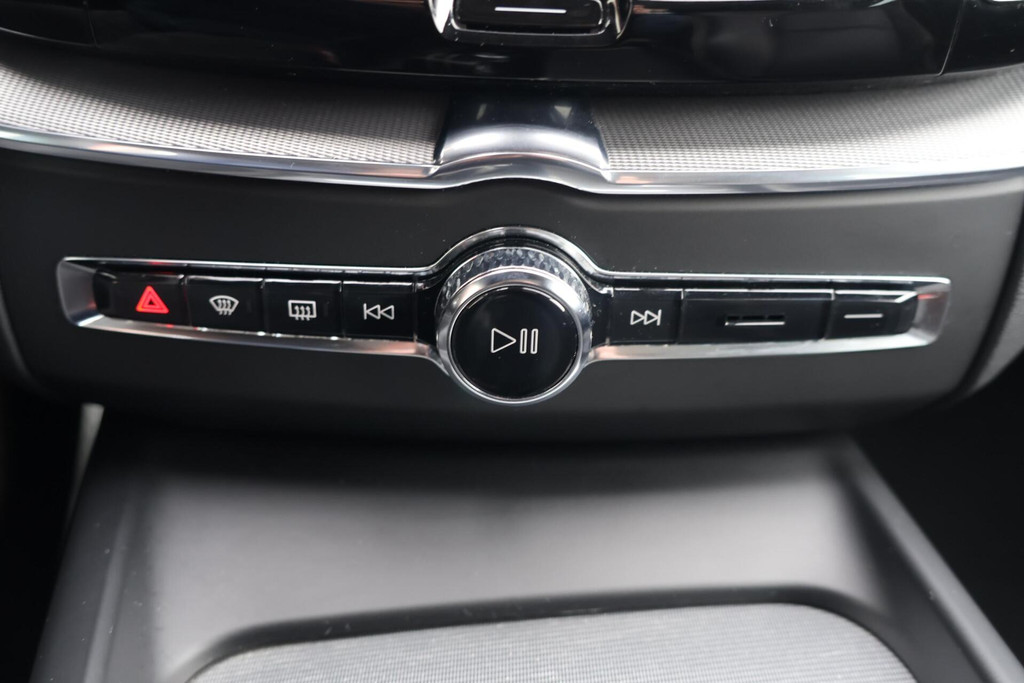 Volvo XC60 T6 Recharge AWD R-Design | Stoelverwarming | Parkeer Camera | Panoramadak | Memorystoel | Keyless 56327092-45.jpg | Van den Heuvel Auto's
