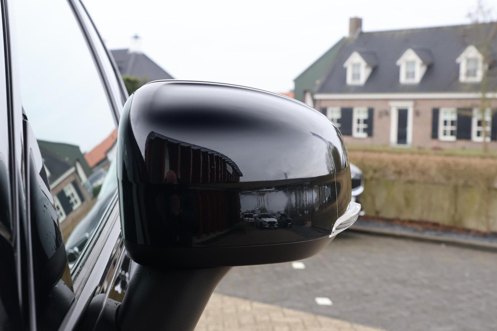 Volvo XC60 T6 Recharge AWD R-Design | Stoelverwarming | Parkeer Camera | Panoramadak | Memorystoel | Keyless 56327092-8.jpg | Van den Heuvel Auto's