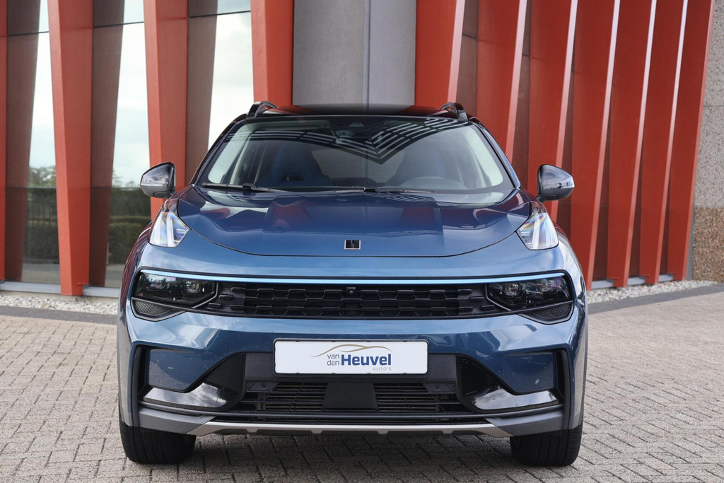 Lynk & Co 01 1.5 Plug-in Hybrid | Stoelverwarming | Trekhaak | 360° Camera | Panoramadak | BLIS | Keyless 56915595-1.jpg | Van den Heuvel Auto's B.V.
