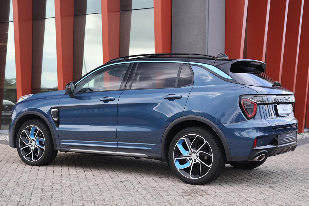 Lynk & Co 01 1.5 Plug-in Hybrid | Stoelverwarming | Trekhaak | 360° Camera | Panoramadak | BLIS | Keyless 56915595-2.jpg | Van den Heuvel Auto's B.V.