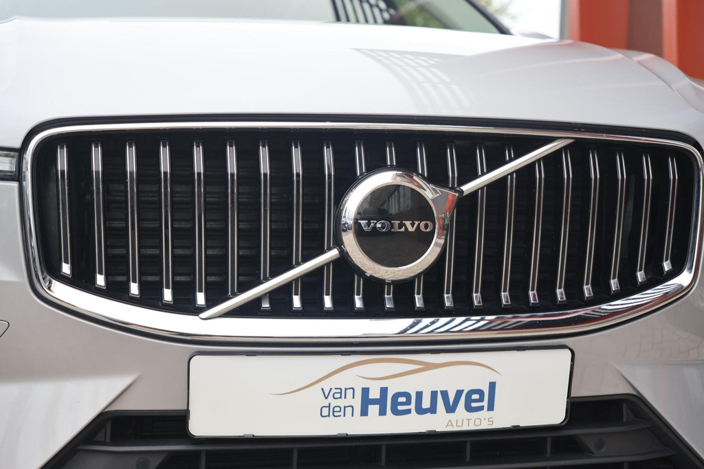 Volvo XC60 T6 Recharge AWD Ultimate Bright | Stoelverwarming | Trekhaak | Parkeercamera | HUD | Leder | H/K | BLIS | Pilot Assist | keyles 56967895-4.jpg | Van den Heuvel Auto's B.V.