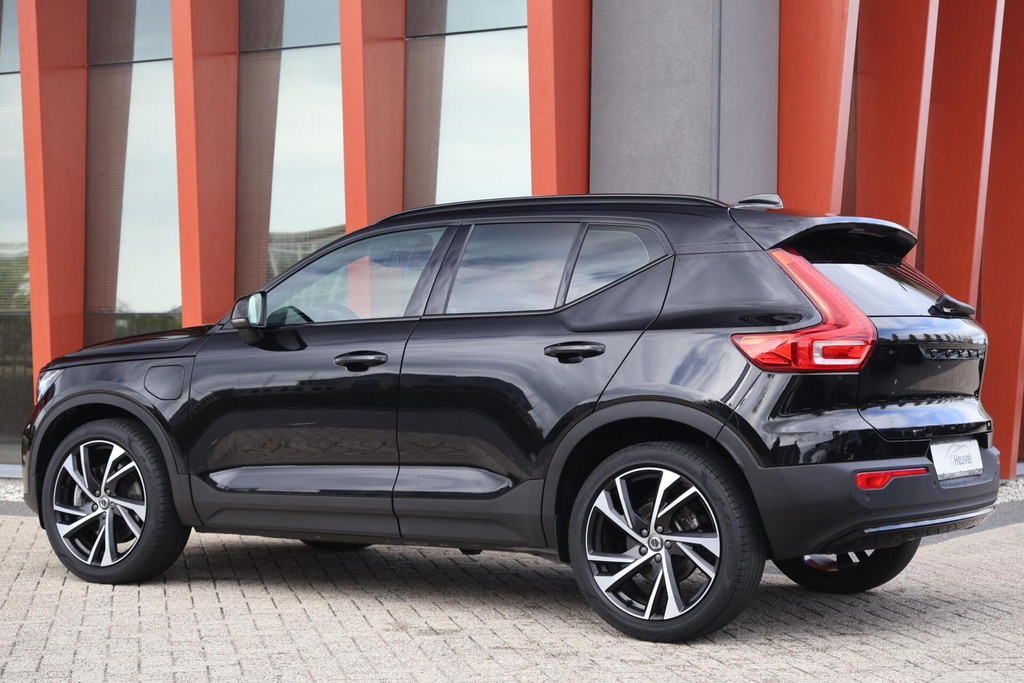 Volvo XC40 T5 Recharge Plus Dark | Stoelverwarming | Trekhaak | Parkeercamera | H/K | Pilot Assist | Keyless | Glossy Black 56972490-2.jpg | Van den Heuvel Auto's B.V.