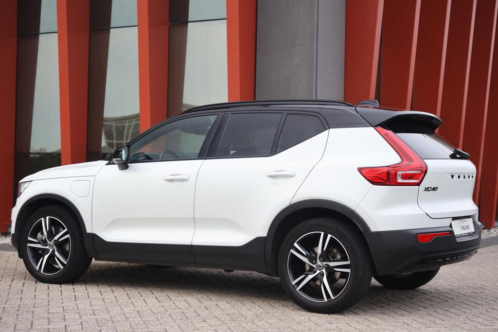 Volvo XC40 T5 Recharge R-Design | Parkeercamera | Trekhaak | Keyless 57126164-2.jpg | Van den Heuvel Auto's B.V.