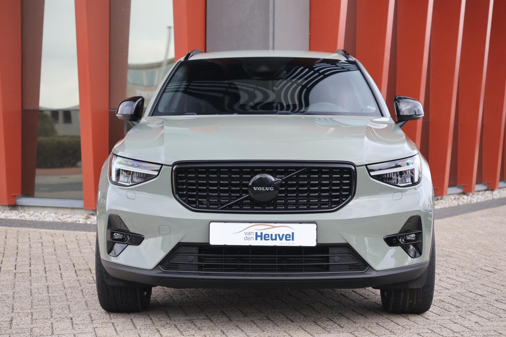 Volvo XC40 T4 Rechage Plus Dark | Stoelverwarming | Parkeercamera | H/K | Memory seats | Keyless | Glossy Black 57173339-1.jpg | Van den Heuvel Auto's B.V.