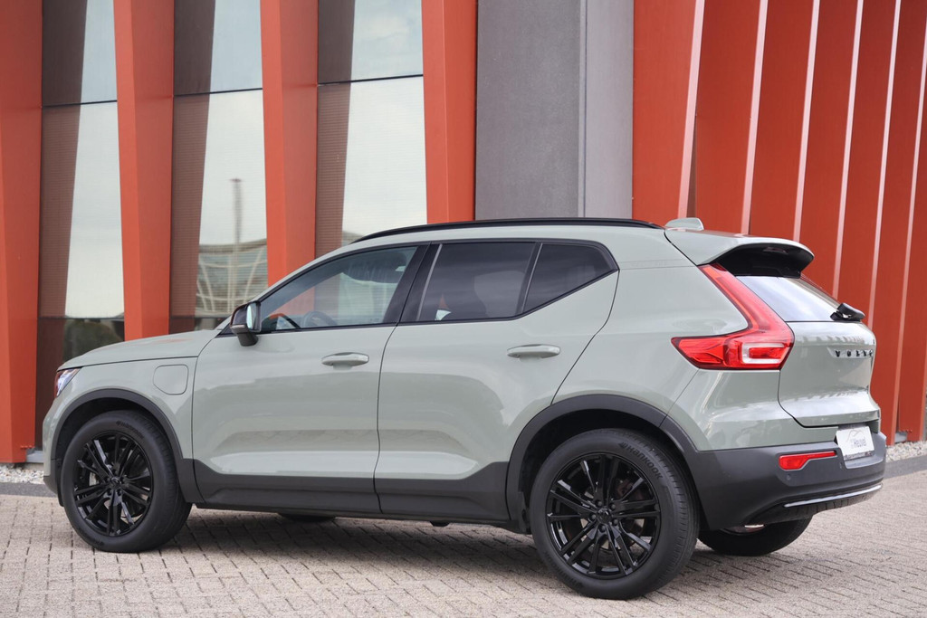 Volvo XC40 T4 Rechage Plus Dark | Stoelverwarming | Parkeercamera | H/K | Memory seats | Keyless | Glossy Black 57173339-2.jpg | Van den Heuvel Auto's B.V.