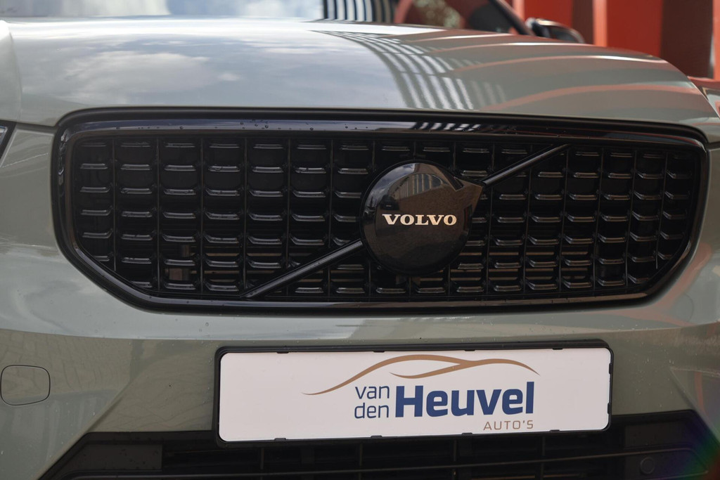 Volvo XC40 T4 Rechage Plus Dark | Stoelverwarming | Parkeercamera | H/K | Memory seats | Keyless | Glossy Black 57173339-4.jpg | Van den Heuvel Auto's B.V.